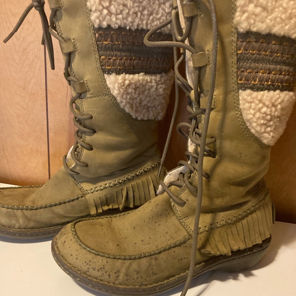 UGG boots - Picture 3 of 8